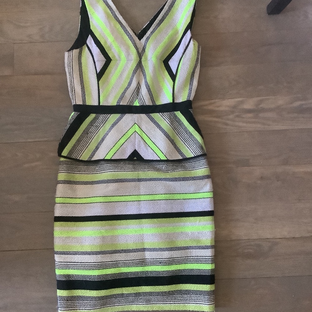 Tahari Size 4 dress